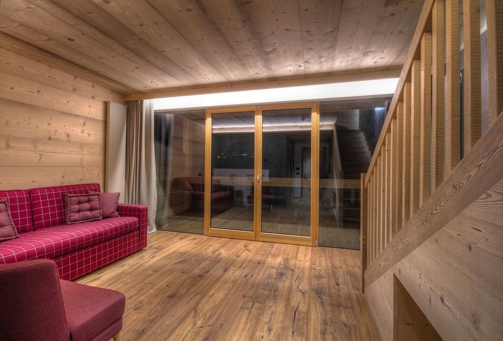 Dolomiti Lodge Alvera Cortina d'Ampezzo Exterior photo